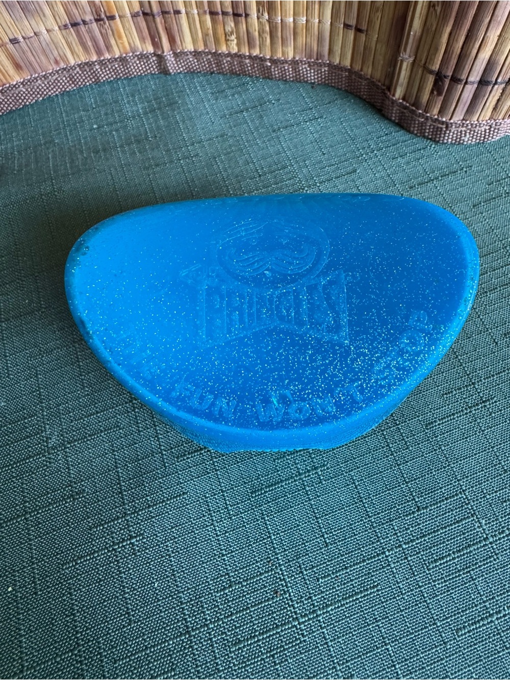 Pringles’ Container, Blue